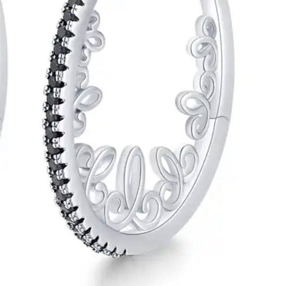 Silver Patterned Black Zircon Oval Hoop Earrings - Picture 4 of 7